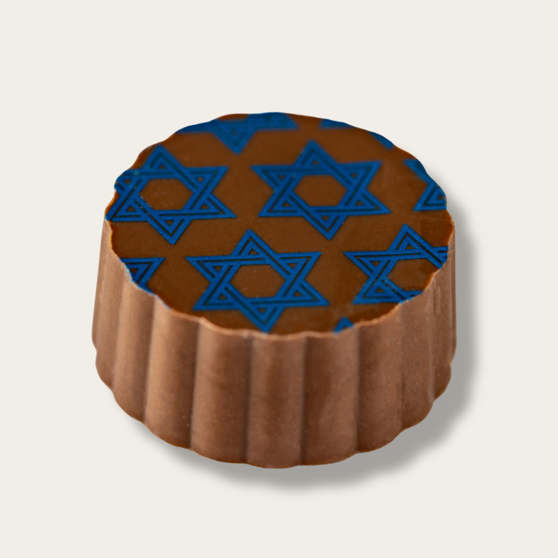25 Piece Hanukkah Gift Box, hi-res